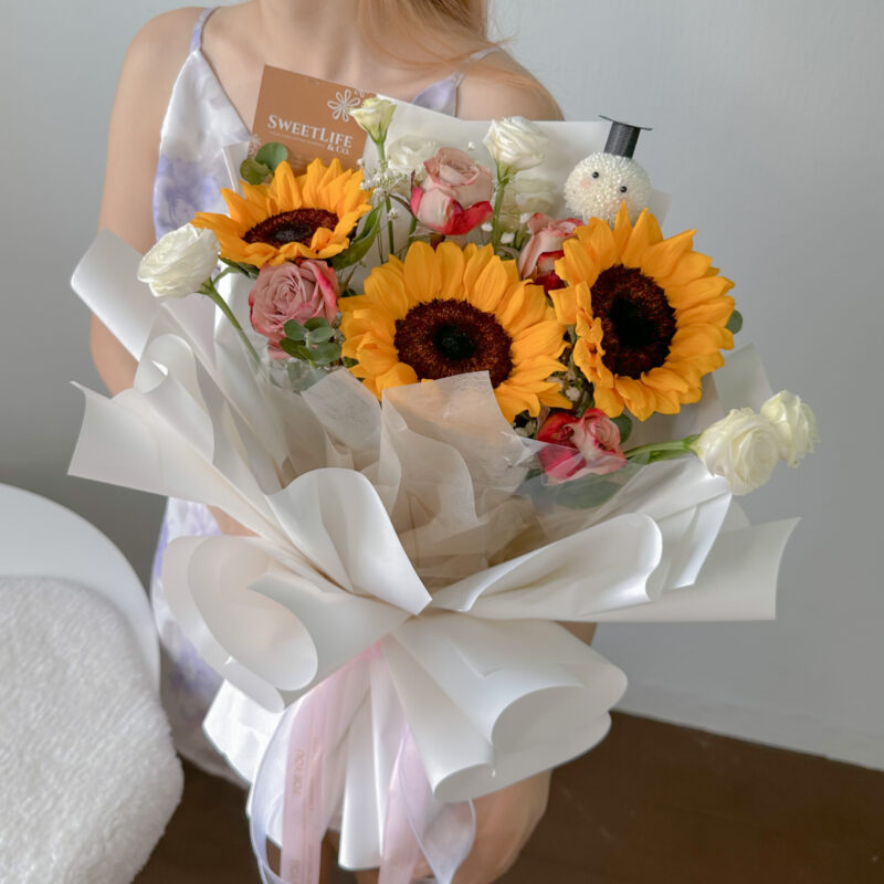 Yara Graduation Flower Bouquet